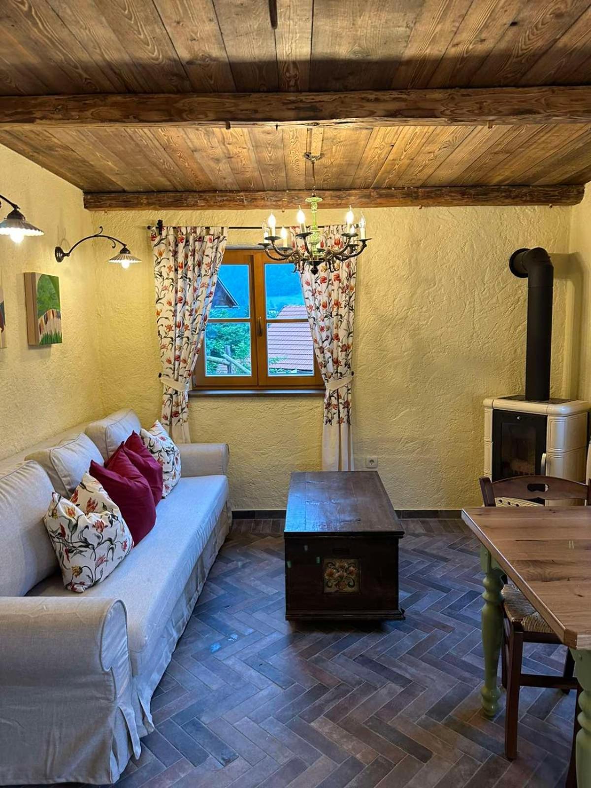 Rose Garden Apartment Ljubno Bagian luar foto